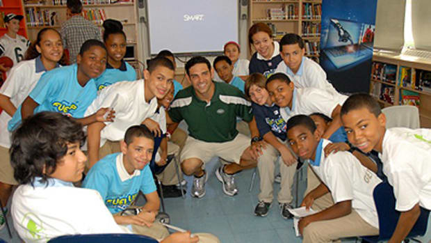 New York Jets QB Mark Sanchez Urges Kids to Eat Right and Exercise